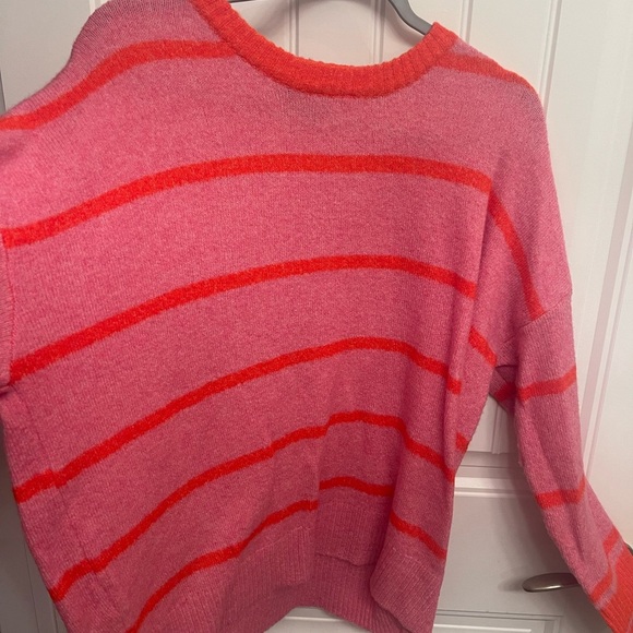 PINK WITH ORANGE STRIPED DETAIL. EXTREMELY SOFT. Size L - Picture 3 of 7